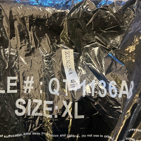 NWT Zenana Airflow Black Woven Cuff Button Up Top blouse - Picture 4 of 6